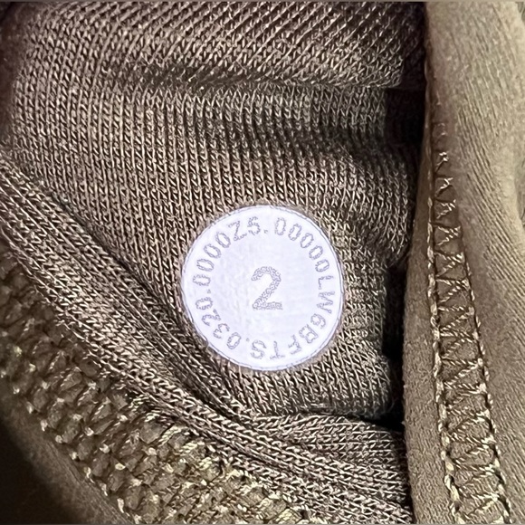 Lululemon - Picture 5 of 7